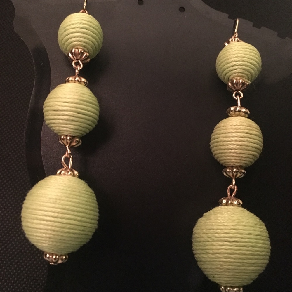 3 BALL DANGLE EARRINGS NWOT